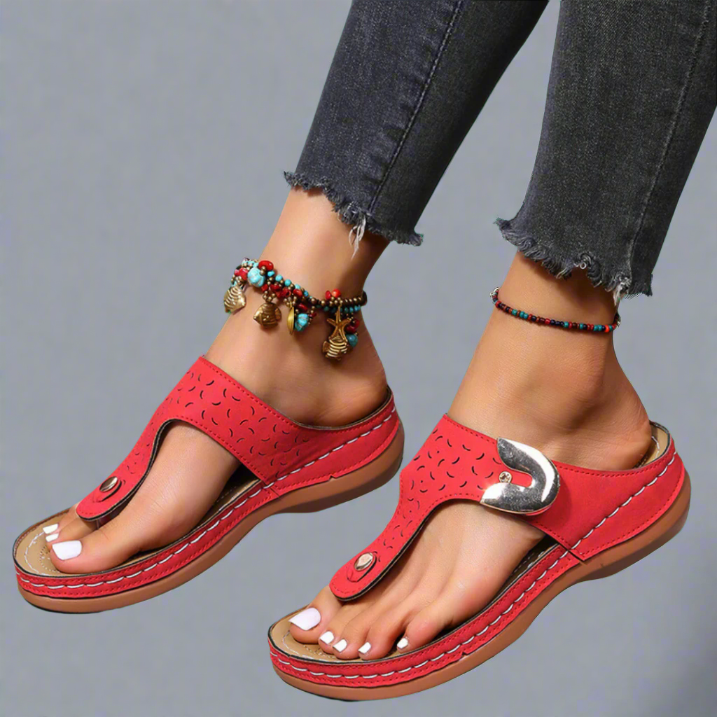 Savora™ – Buckled Toe Post Sandals