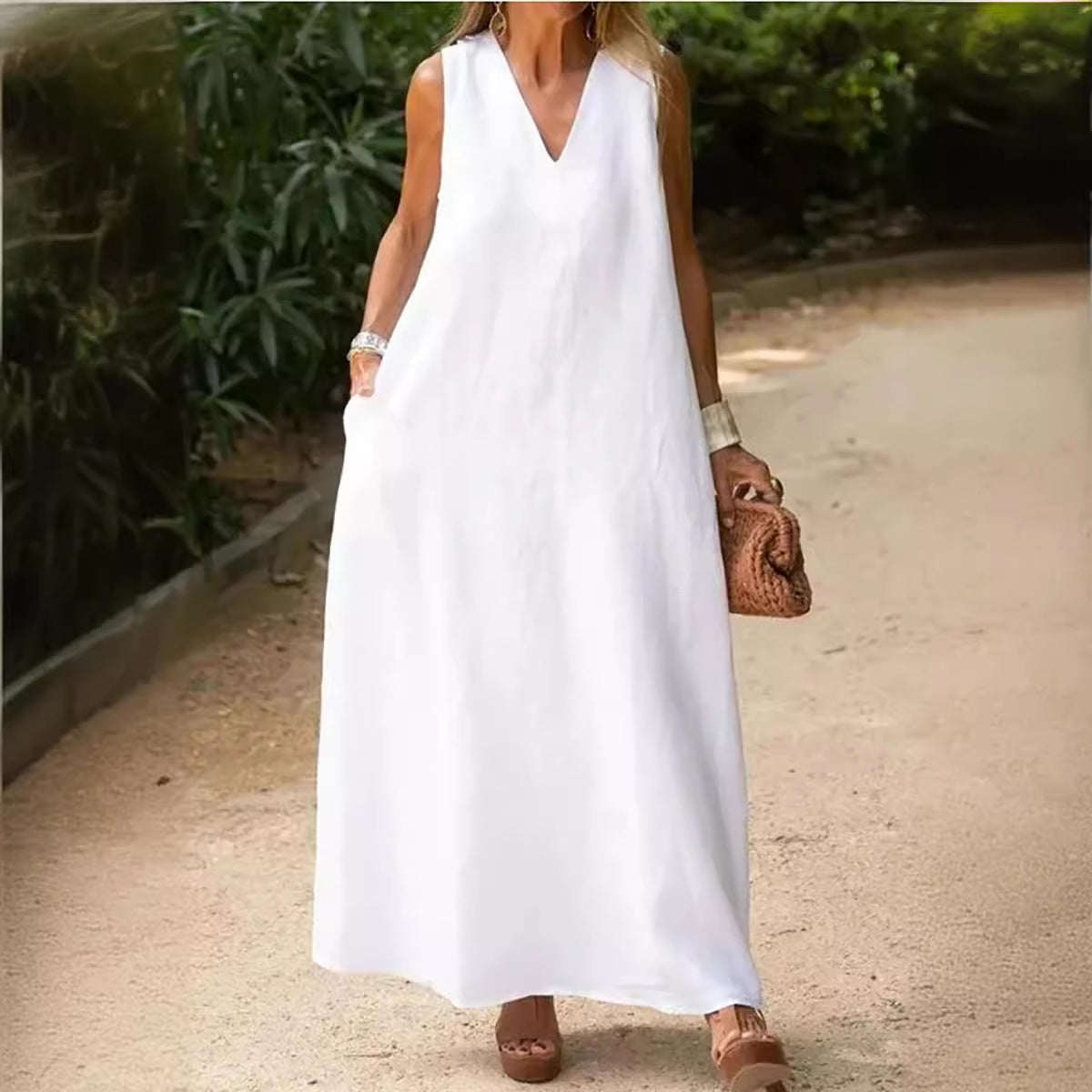 Savora™  – Sleeveless V-Neck Maxi Dress